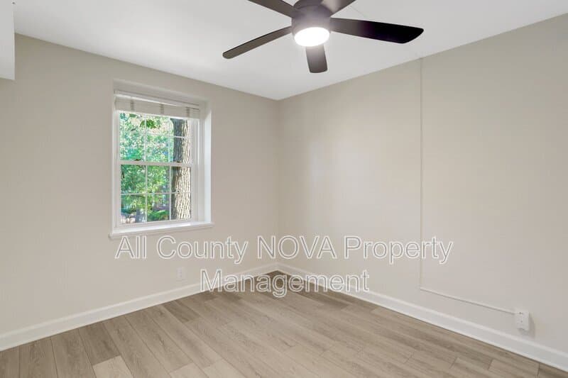 Arlington Condo: 2994 S Columbus St