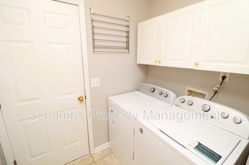 Durham House: 510 Wheeling Cir