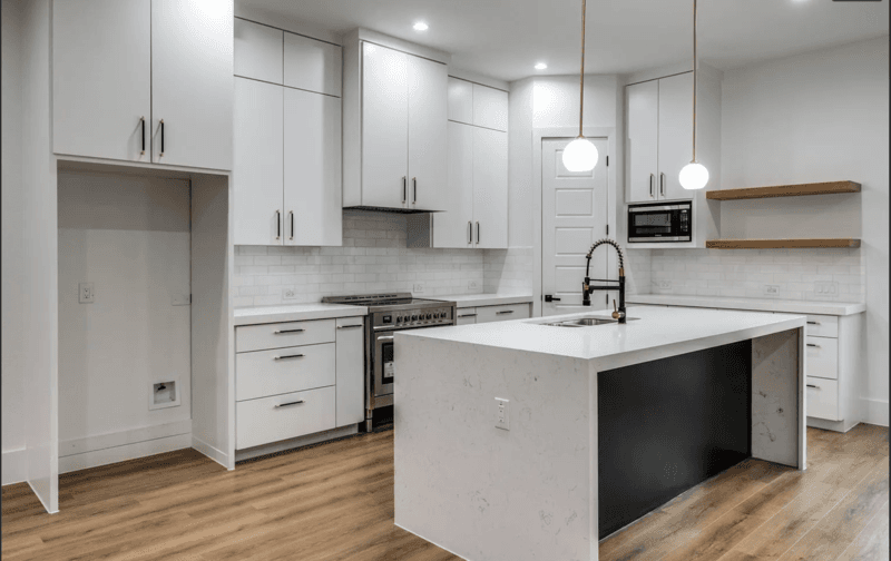 Dallas House: 2343 Hondo Avenue