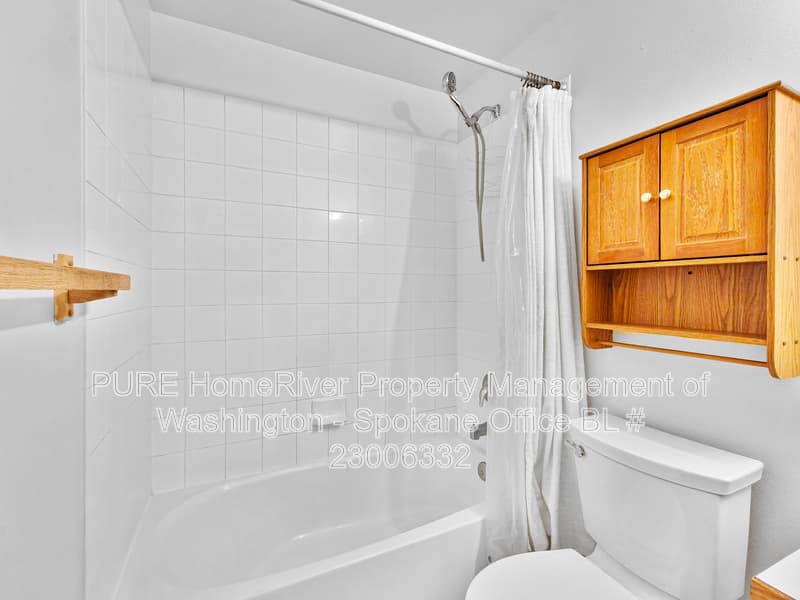 Medical Lake House: 1018 N Lindsay St