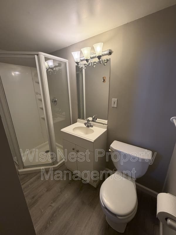 Shawnee House: 11914 West 49th Place