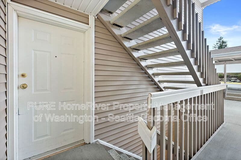 Tacoma House: 6601 S 8th St