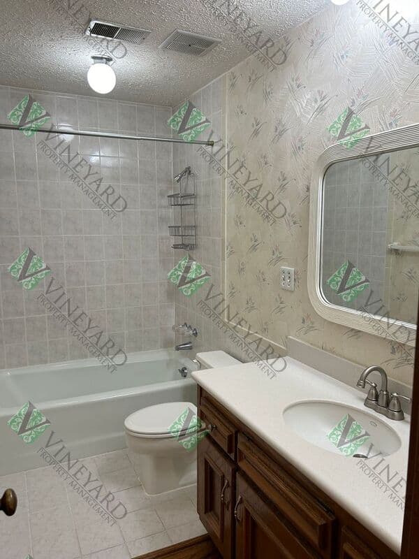 Sandy Springs House: 115 Nesbit Ferry Place