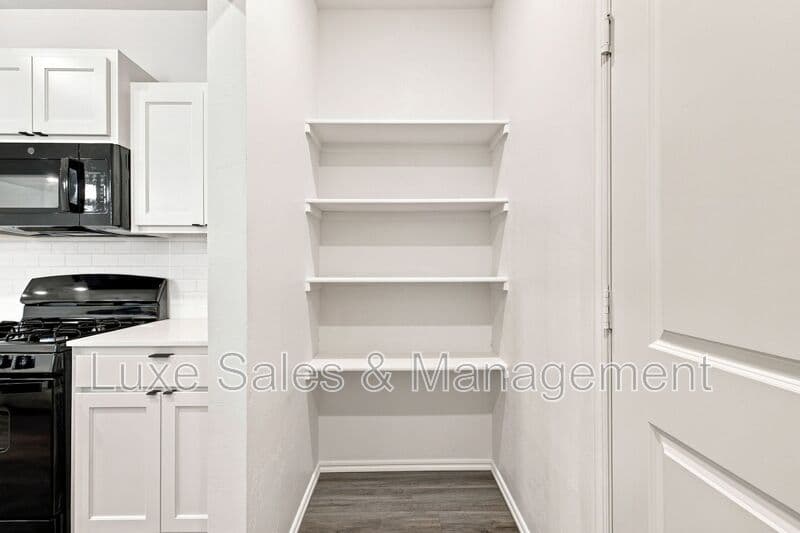 Okahoma City House: 10912 Oak Hollow Drive