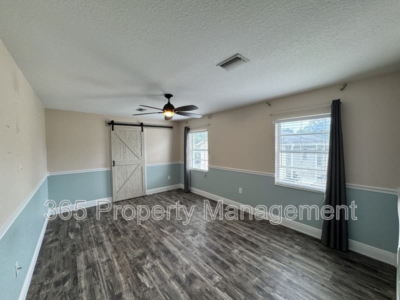 Spring Hill House: 6153 Mountain Way Avenue