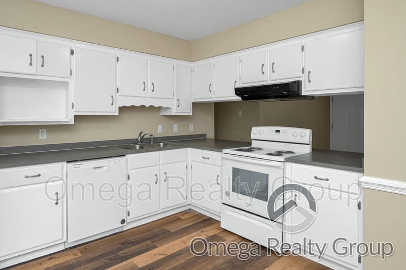 Mobile House: 3020 Barlett Dr