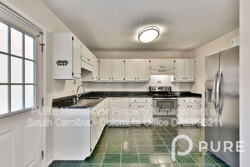 Columbia House: 312 Brook Hollow Dr