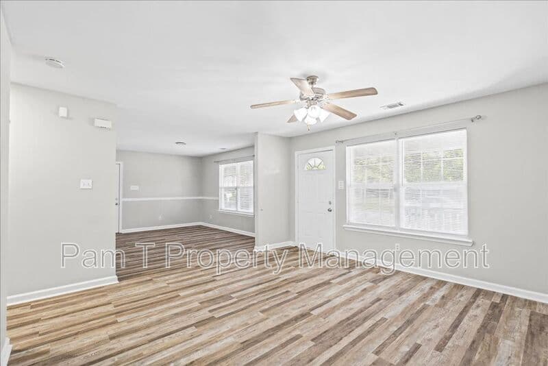 Savannah House: 201 Mundy St