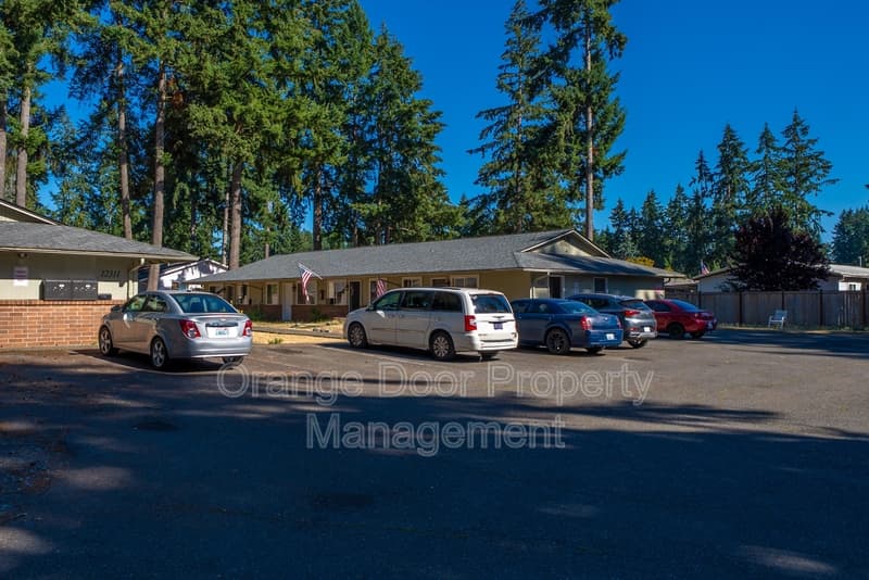 Puyallup Townhome: 12315 112th Avenue Court East