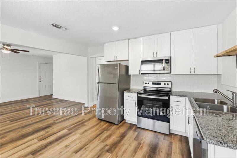 Fort Worth House: 2304 Ryan Ave