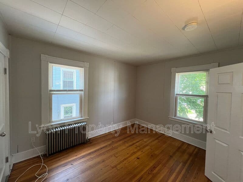 NEW BRITAIN Condo: 11 EAST LAWLOR STREET