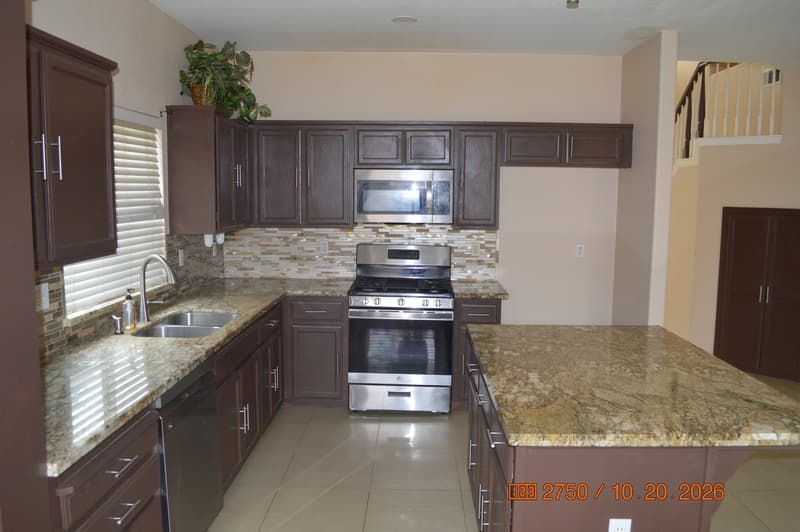 Turlock House: 625 Helen Drive