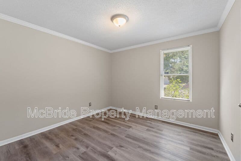 Augusta House: 4009 Royal Oaks Court