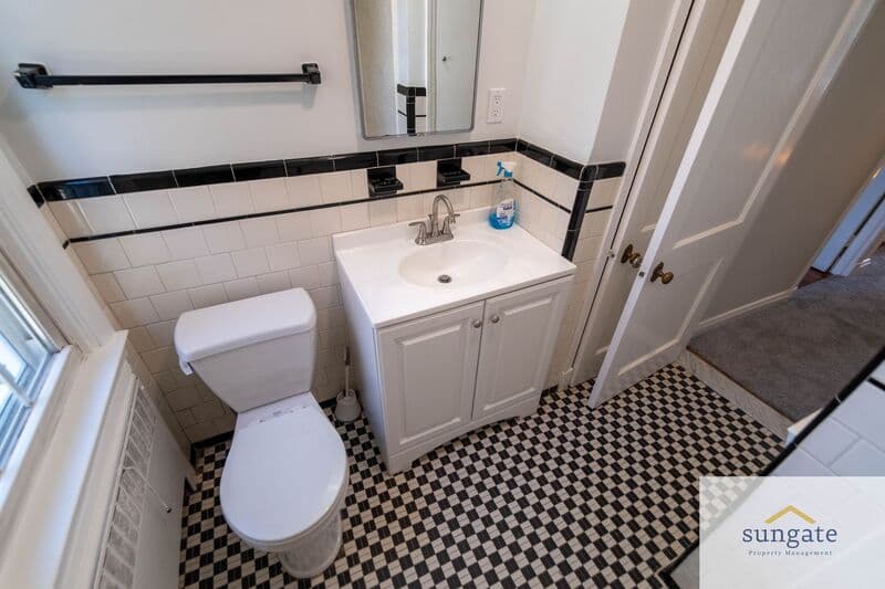 Towson Townhome: 211 Burke Ave
