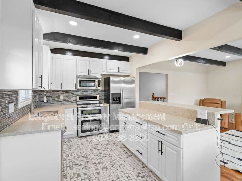 Portland House: 2812 NE Bryant St
