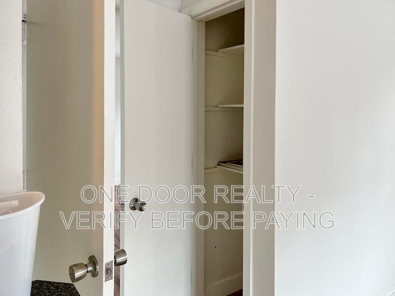 Williamsburg Condo: 732 Scotland Street