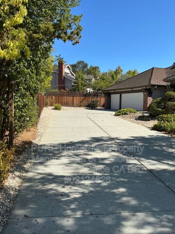 Cupertino House: 10180 Byerly Ct