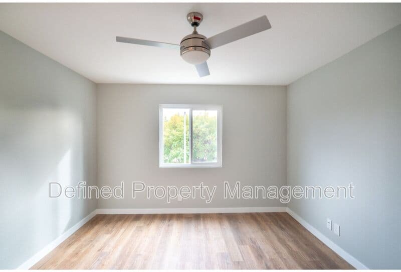 Los Angeles Condo: 5847 Willoughby Avenue