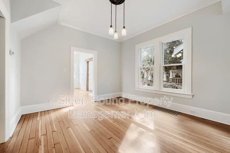 Portland House: 1912 NE 11th Ave