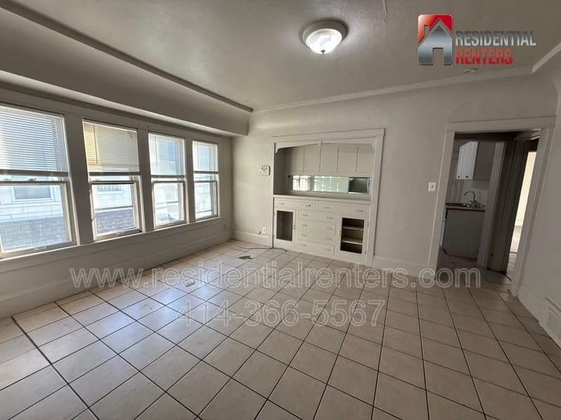 Milwaukee Condo: 2747 N 49th Street