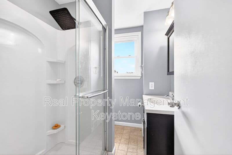 Pittsburgh House: 2835 Edwards Way