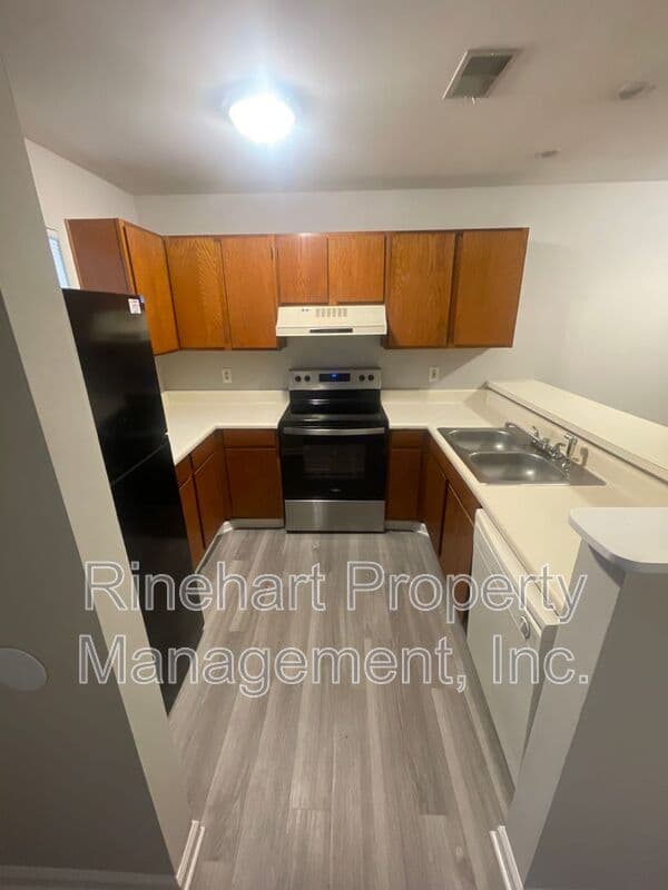 Rock Hill House: 1612 Eagles Place