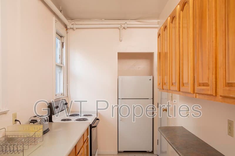 San Francisco House: 319 Ivy Street