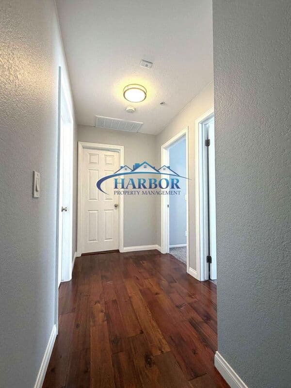 Long Beach Townhome: 533 Walnut Avenue