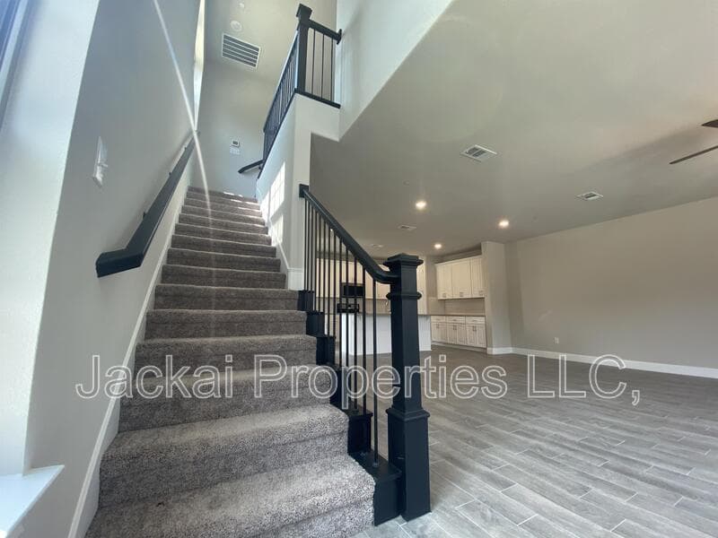 Euless Townhome: 801 Ponds Edge Lane