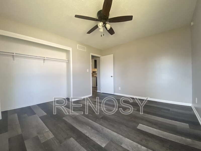 Polk City House: 209 1st Street