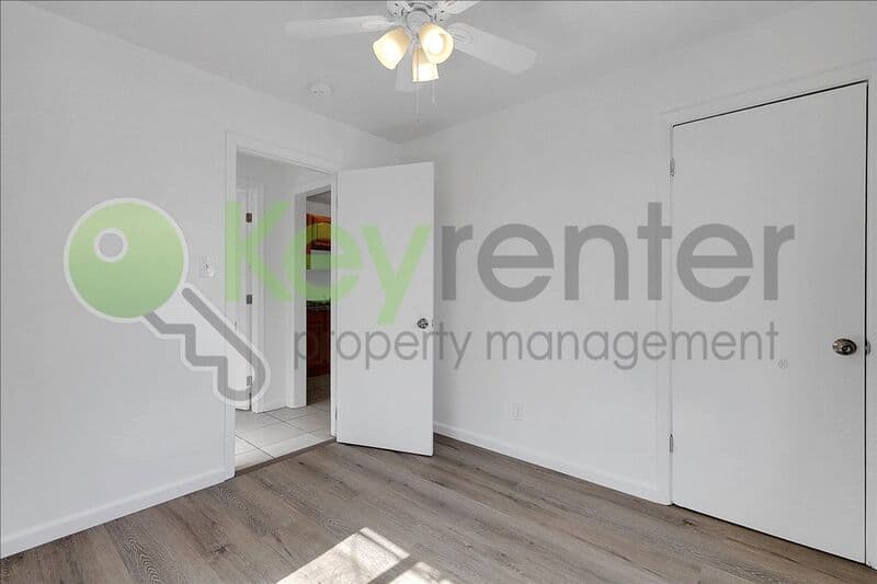 Sacramento House: 4806 Yosemite Avenue