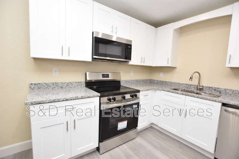 Lakeland Condo: 1111 Mercury Dr E