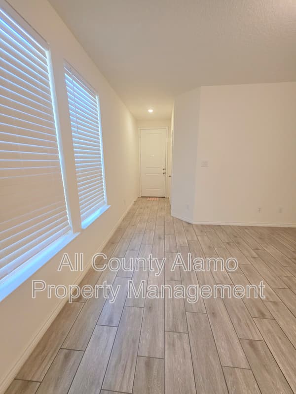 San Antonio House: 4823 Pico Pico St.