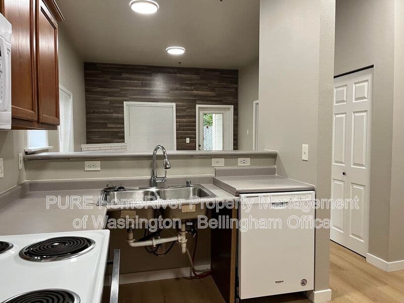 Bellingham House: 4370 Tull Road