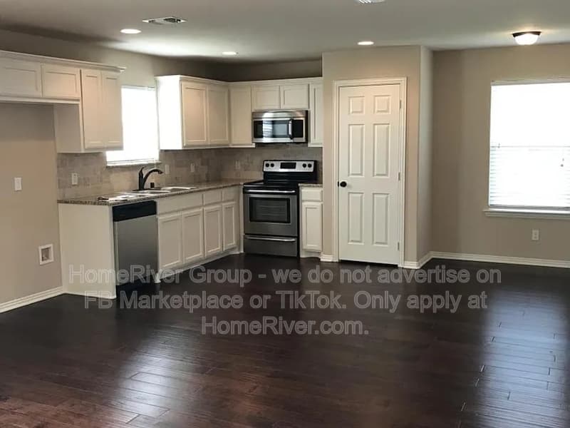 Sherman House: 3017 N Hickory St