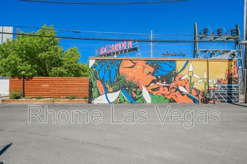 Las Vegas Condo: 353 E Bonneville Ave