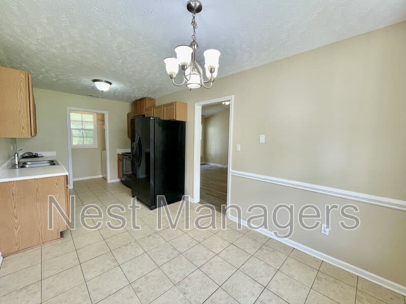 Fayetteville House: 9616 Gooden Drive