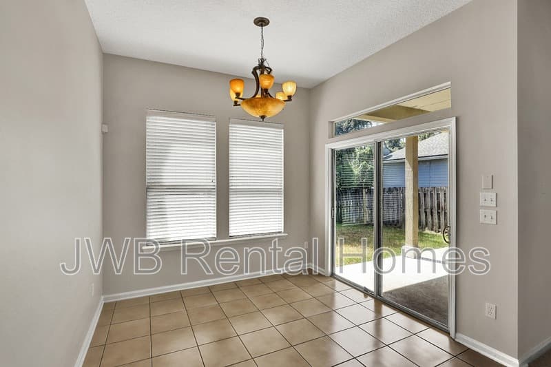 Jacksonville House: 14422 Christen Dr S