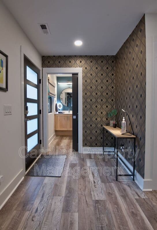 Charlotte House: 3945 Rockfern Rd