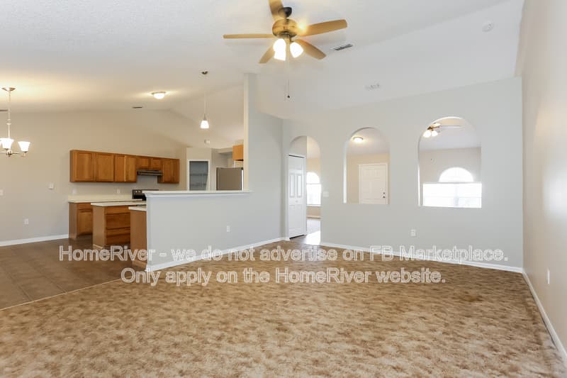 Jacksonville House: 4130 Broad Creek Ln