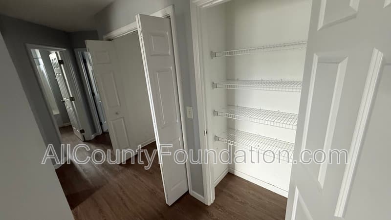 Summerville House: 221 Meadow Wood Rd.