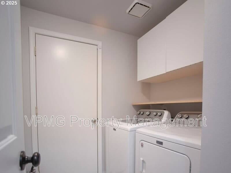 Vancouver House: 16802 Southeast 32nd Street