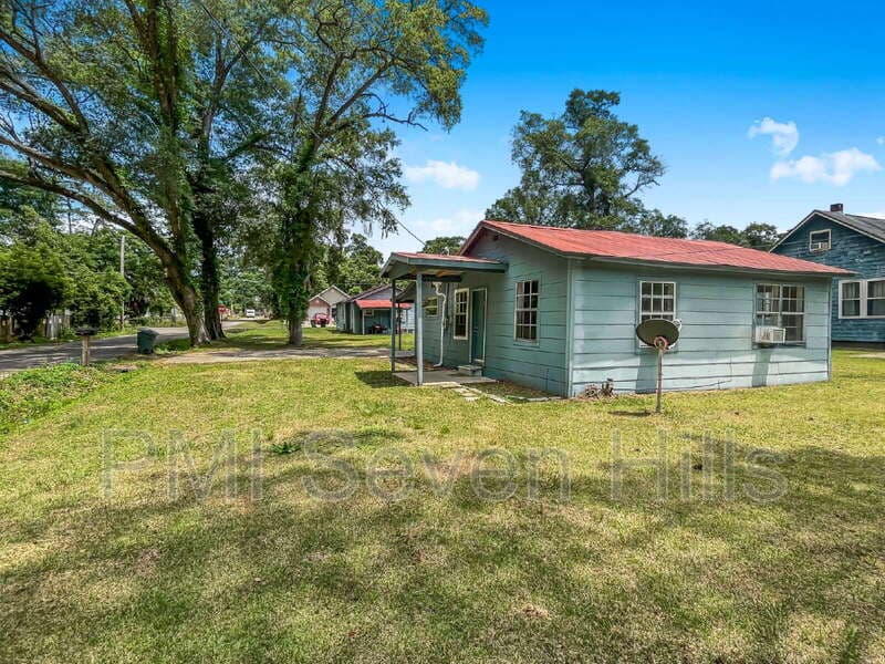 Tallahassee House: 401 Alpha Ave