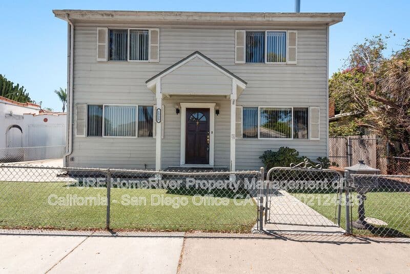 San Diego House: 1535 Meade Avenue