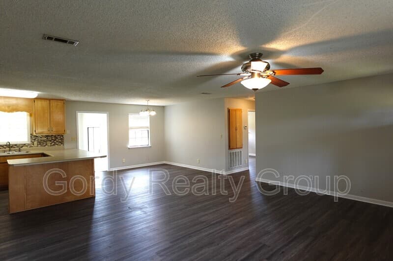 Marianna House: 5122 Presidents Circle