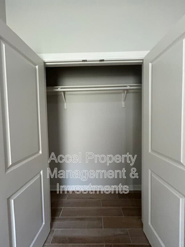 McAllen House: 8410 N 33rd Lane