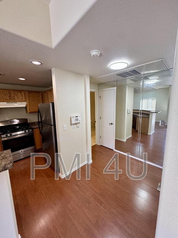Albuquerque House: 6800 Vista Del Norte Rd NE
