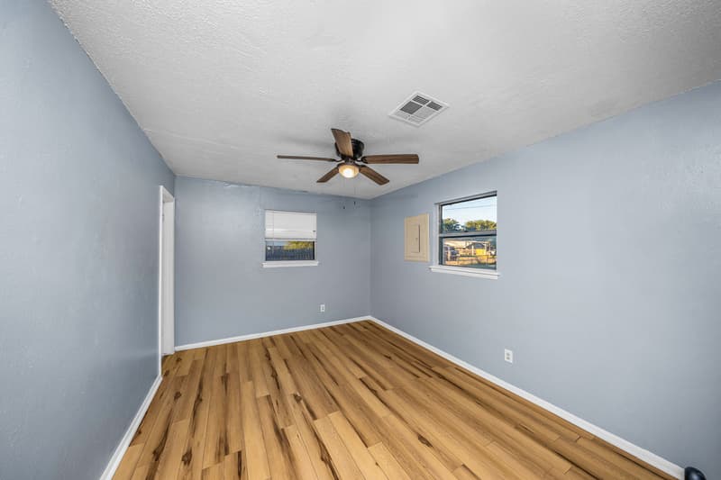 Lawton House: 3015 Northeast Pioneer Boulevard
