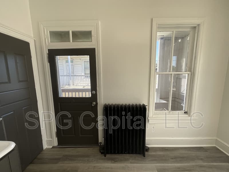 York Condo: 946 W Princess St, York - 2nd Fl