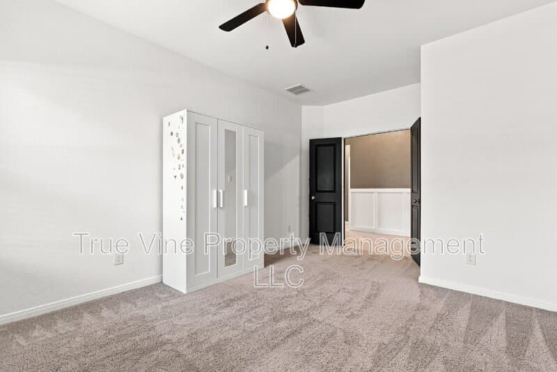 Saint Hedwig House: 5432 Cloves Cove